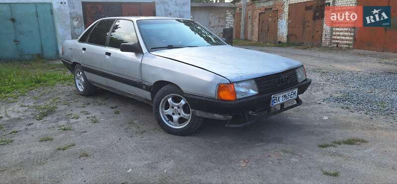 Седан Audi 100 1990 в Шепетівці