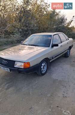 Седан Audi 100 1986 в 