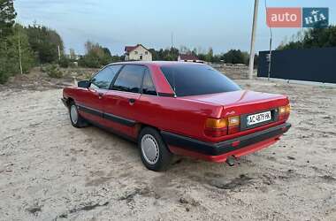 Седан Audi 100 1989 в Шацке