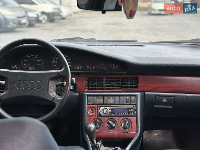 Седан Audi 100 1984 в Ровно