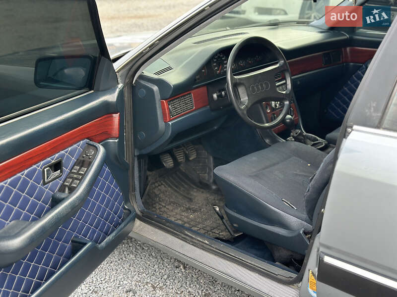 Седан Audi 100 1984 в Ровно