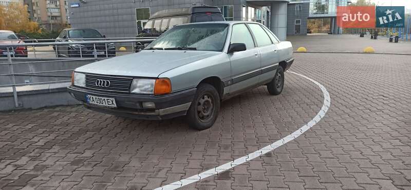 Седан Audi 100 1989 в Киеве