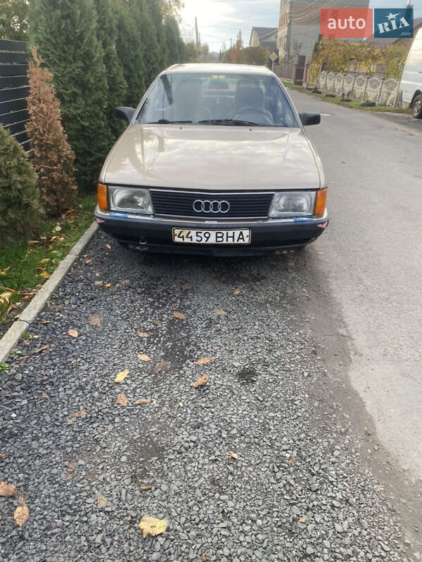 Седан Audi 100 1984 в Луцке фото Седан Audi 100 1984 в Луцке