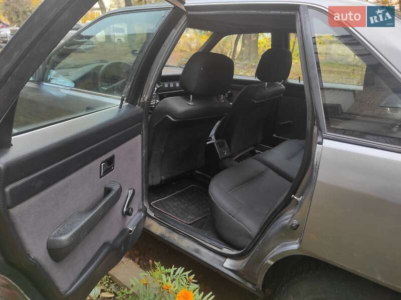 Седан Audi 100 1990 в Черновцах