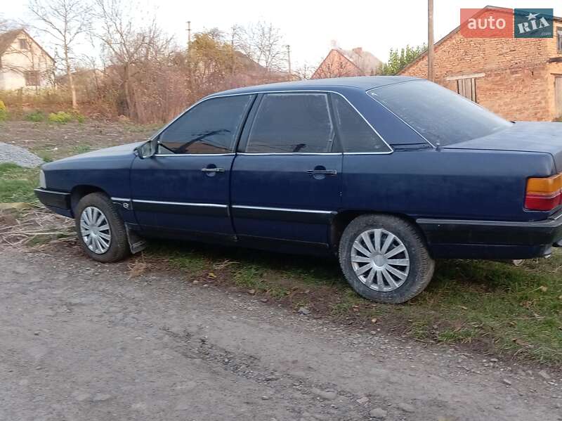 Audi 100 1986 Audi 100 1986