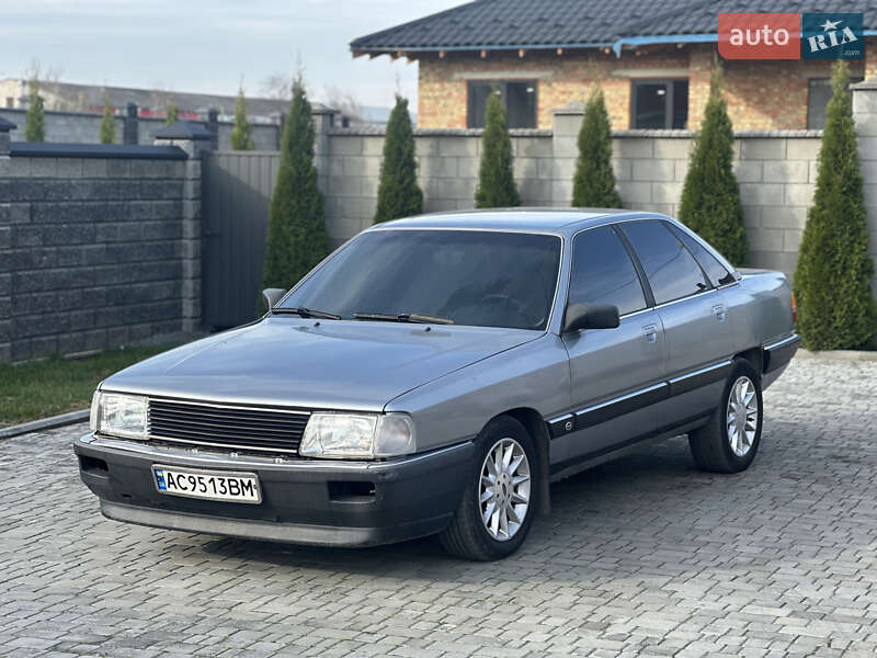 Седан Audi 100 1984 в Ровно