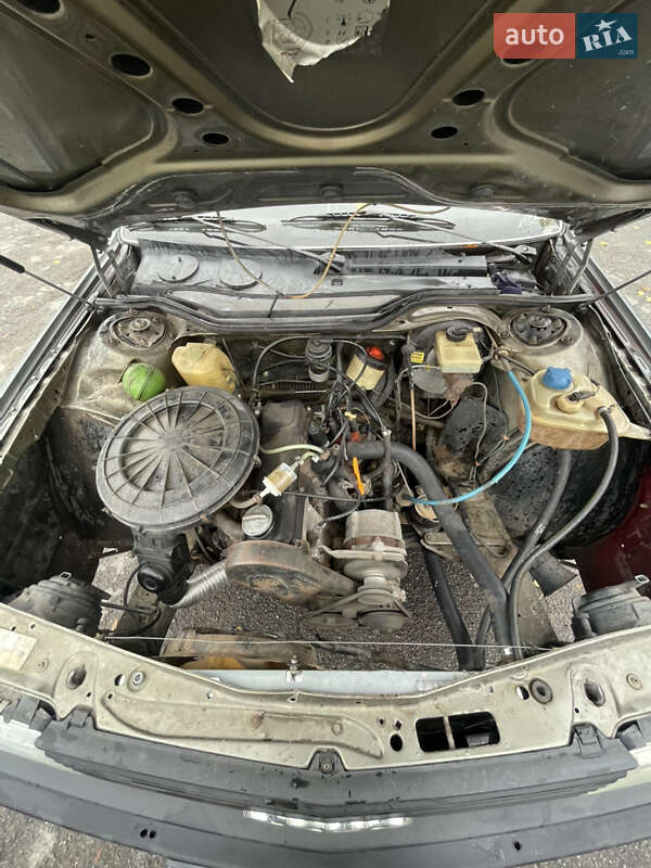 Седан Audi 100 1983 в Володимирі