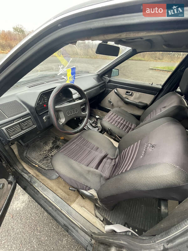 Седан Audi 100 1983 в Володимирі