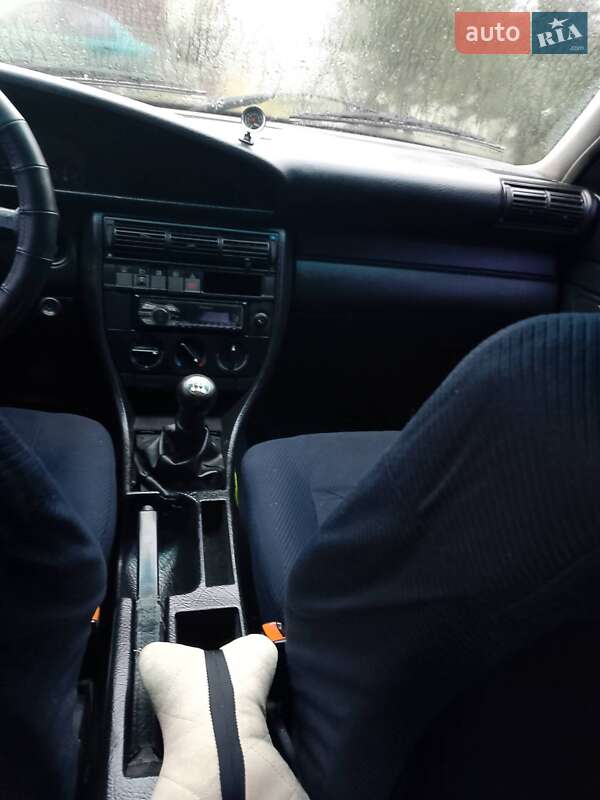 Седан Audi 100 1992 в Рудки