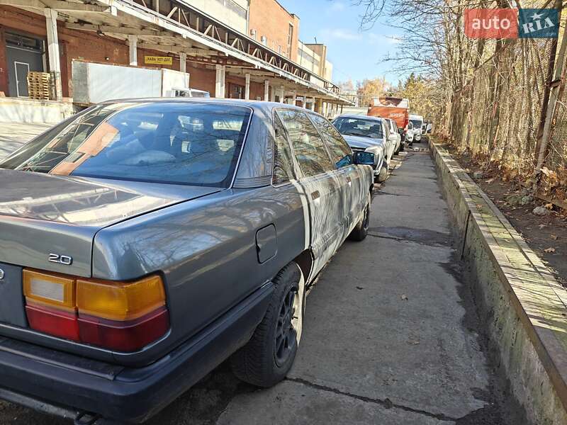 Седан Audi 100 1990 в Львові