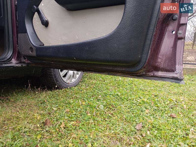 Седан Audi 100 1991 в Вижниці