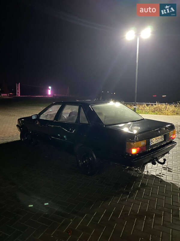 Седан Audi 100 1987 в Сокале