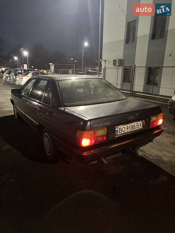 Седан Audi 100 1990 в Чорткове