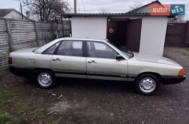 Седан Audi 100 1986 в Ровно
