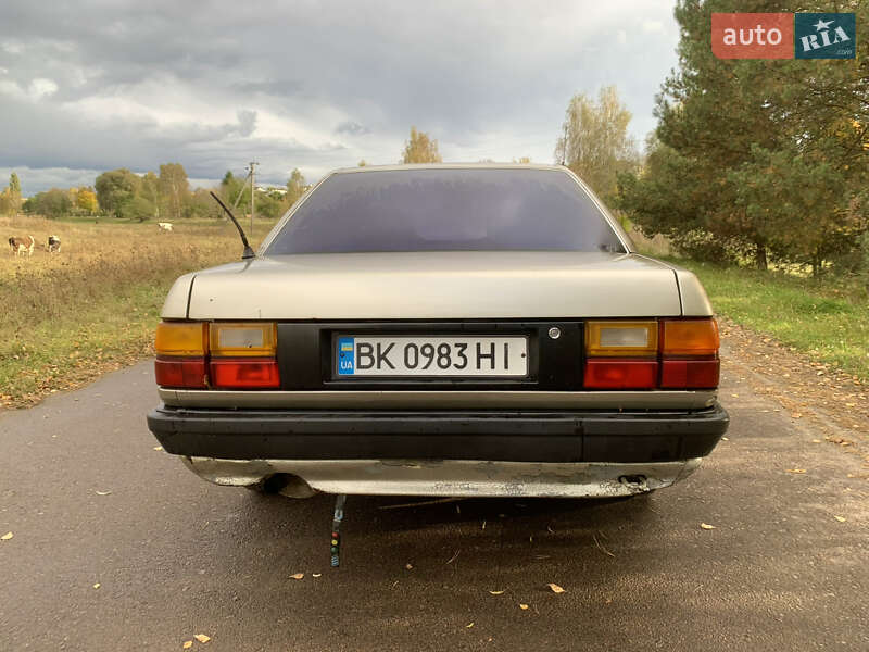 Седан Audi 100 1988 в Рівному