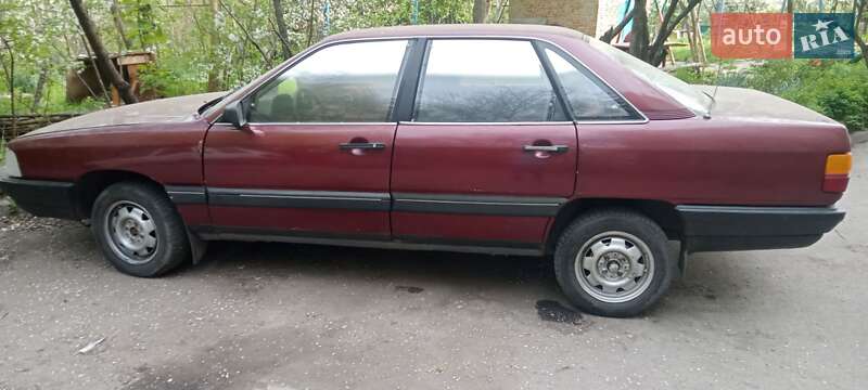 Audi 100 1983 Audi 100 1983