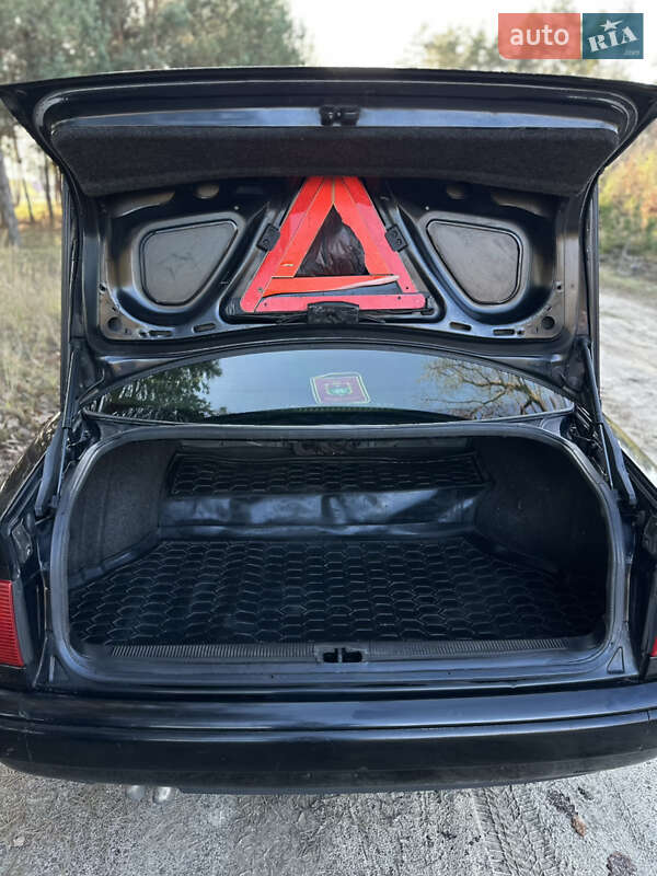 Седан Audi 100 1993 в Костополе