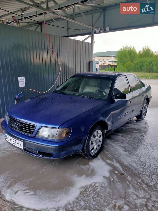 Седан Audi 100 1992 в Славуті