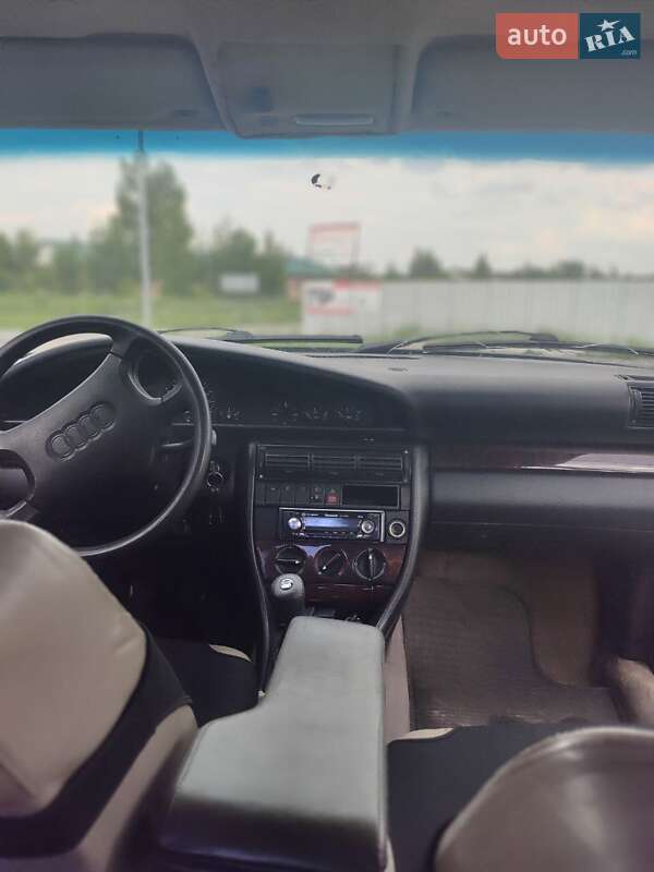 Седан Audi 100 1992 в Славуті