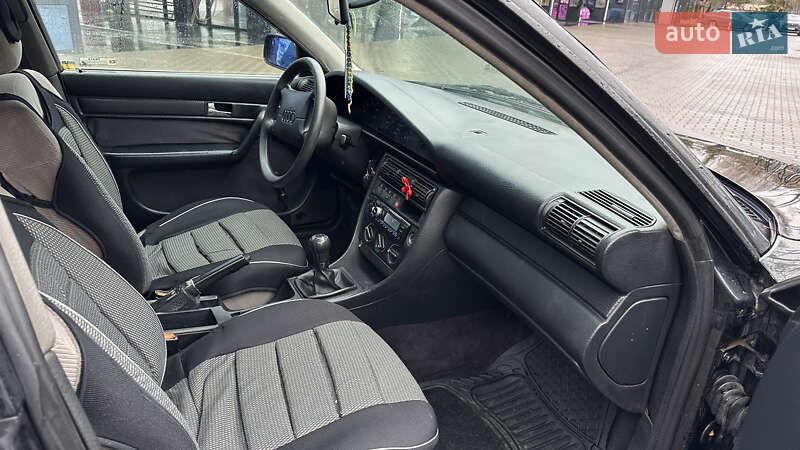 Седан Audi 100 1992 в Ровно
