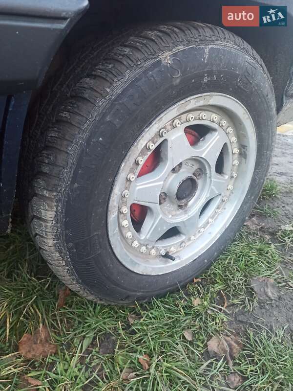 Седан Audi 100 1990 в Глухове