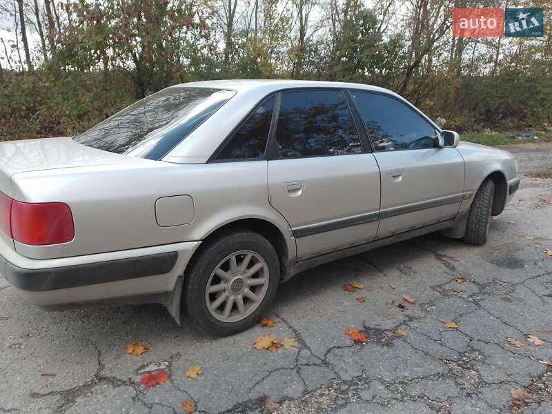 Седан Audi 100 1992 в Новій Ушиці