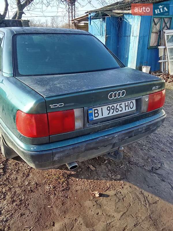 Седан Audi 100 1993 в Синельниковому