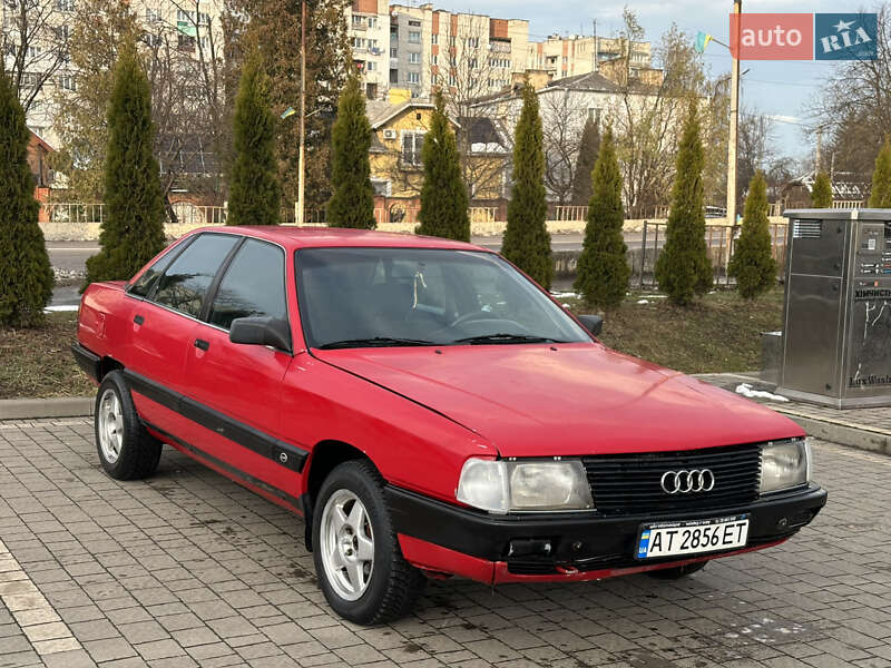 Седан Audi 100 1988 в Дрогобыче