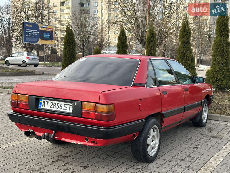 Седан Audi 100 1988 в Дрогобыче