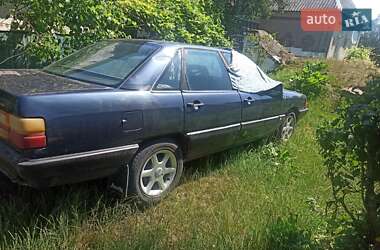 Седан Audi 100 1988 в Шумске