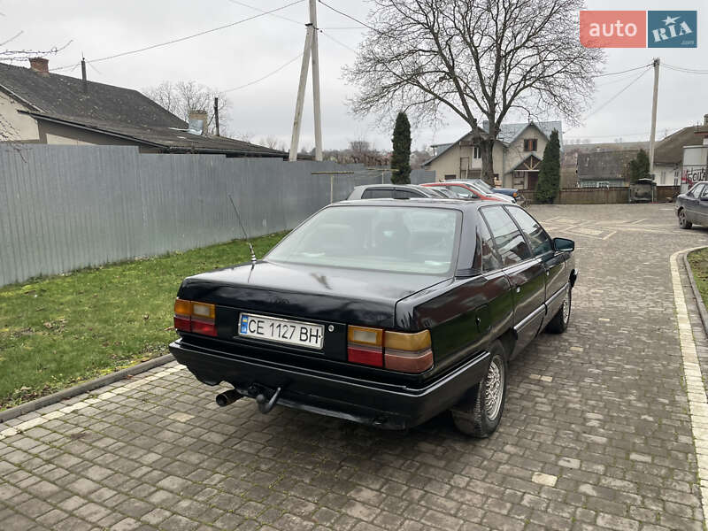 Седан Audi 100 1989 в Черновцах