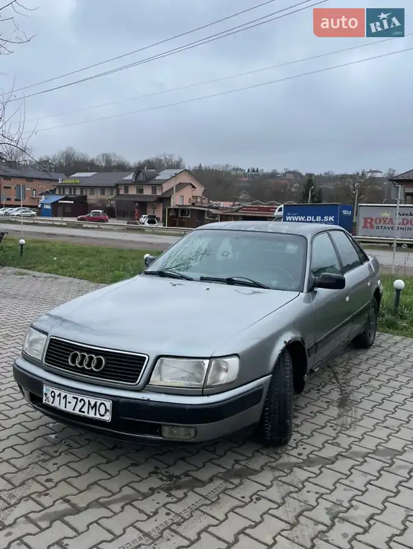 Audi 100