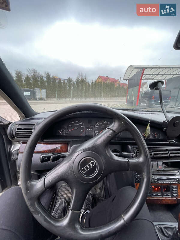 Седан Audi 100 1993 в Черновцах