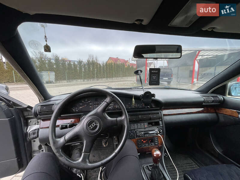 Седан Audi 100 1993 в Черновцах