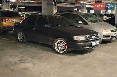 Седан Audi 100 1993 в Харькове