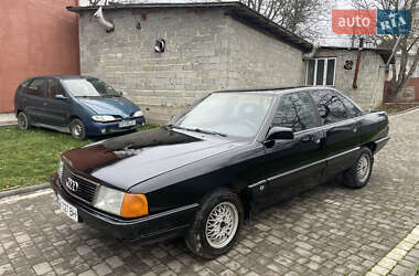 Седан Audi 100 1989 в Черновцах