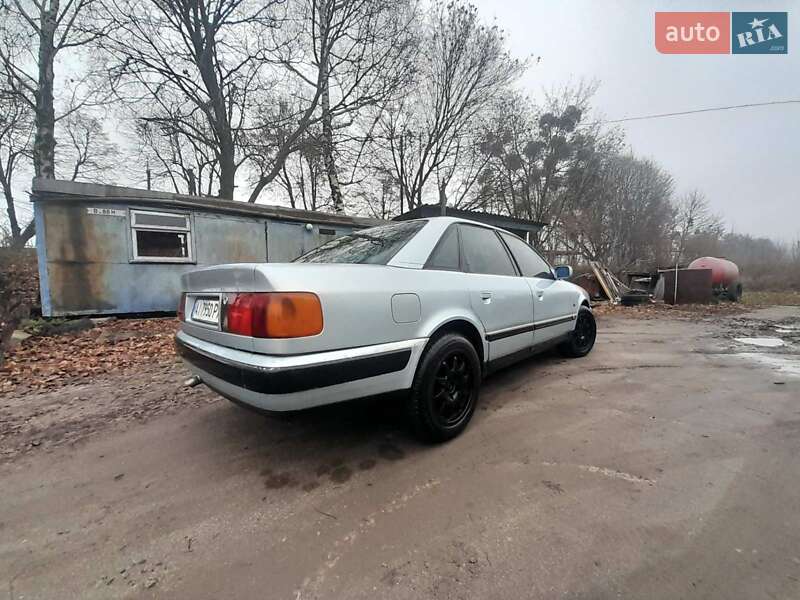 Седан Audi 100 1991 в Обухове