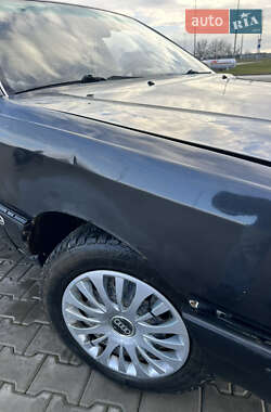 Седан Audi 100 1986 в Луцке