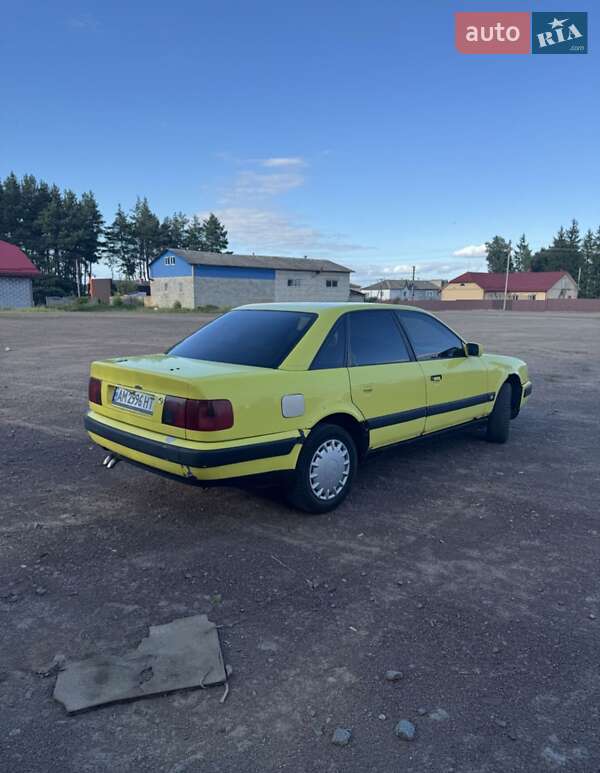 Седан Audi 100 1991 в Зарічному