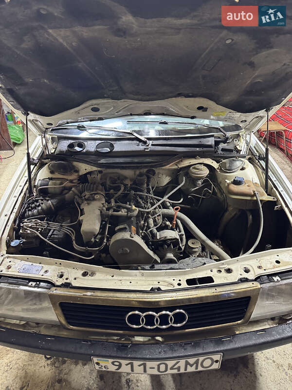 Седан Audi 100 1990 в Чернівцях