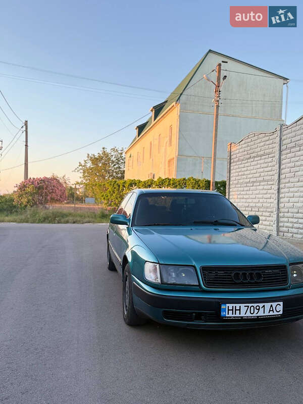 Седан Audi 100 1991 в Одесі