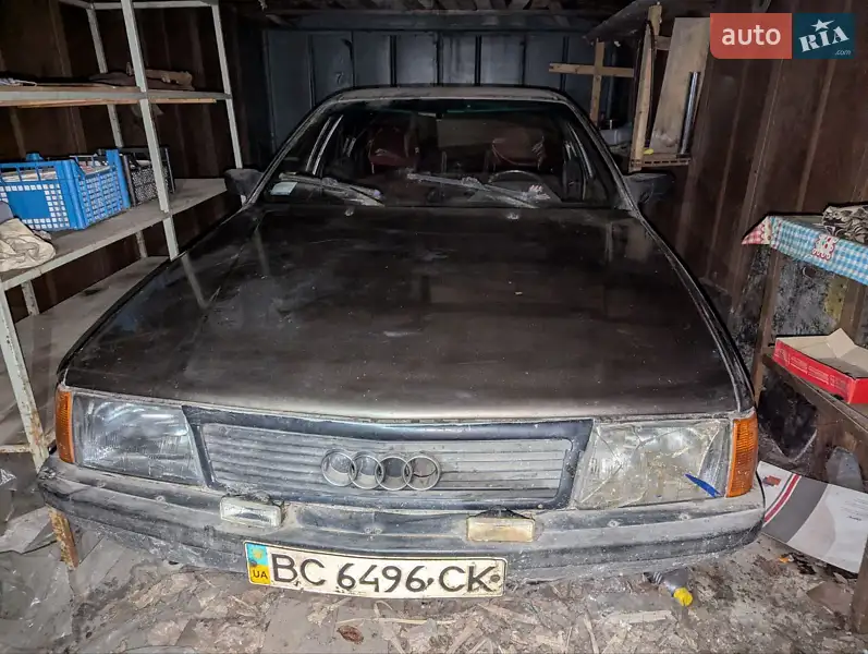 Audi 100
