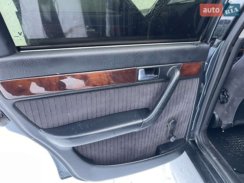 Седан Audi 100 1993 в Харькове