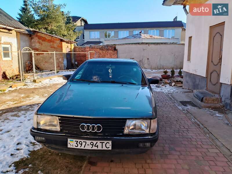 Седан Audi 100 1989 в Самборе