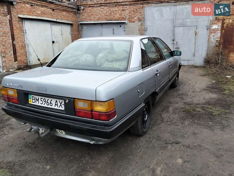 Седан Audi 100 1988 в Сумах