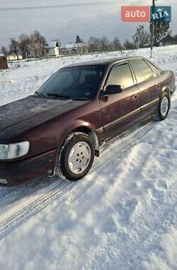 Седан Audi 100 1991 в Остроге