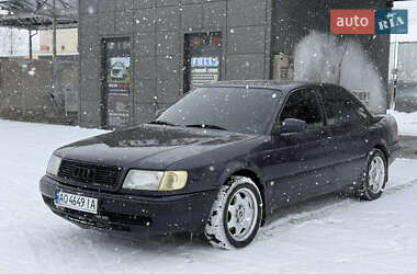 Седан Audi 100 1991 в Сваляве