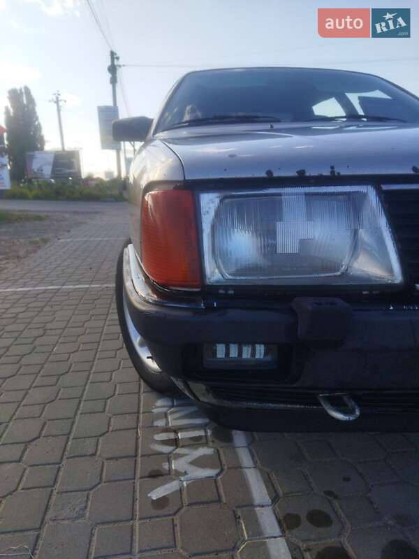 Седан Audi 100 1986 в Ковеле