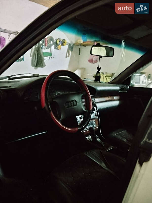 Седан Audi 100 1993 в Гайсине