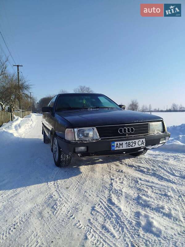 Седан Audi 100 1988 в Житомире